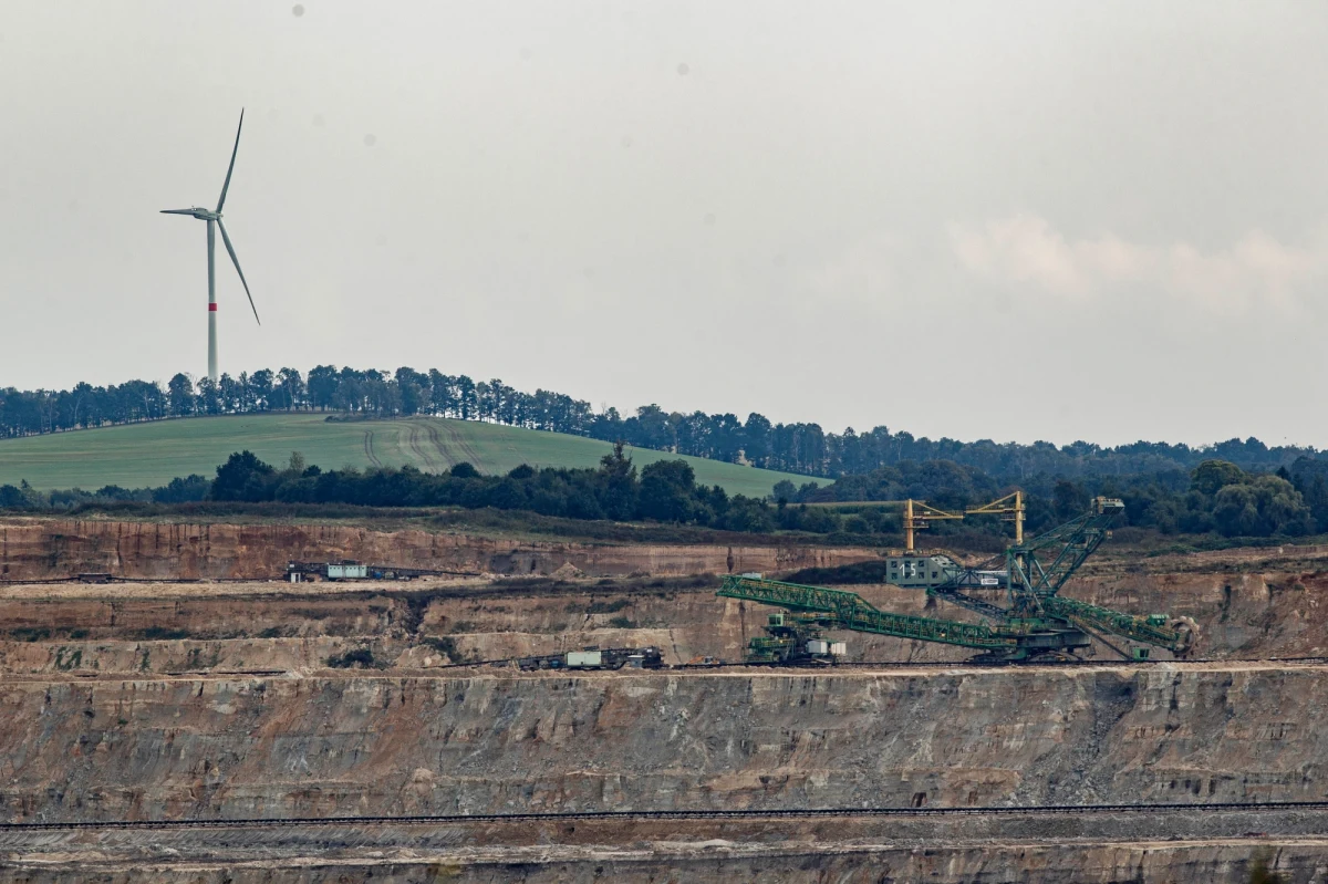22 października w związku z sytuacją kopalni i elektrowni Turów odbędzie się protest związkowców przed siedzibą Trybunału Sprawiedliwości UE w Luksemburgu - zapowiedział w Mysłakowicach przewodniczący „Solidarności” Piotr Duda. Przypomniał także, że po pierwszej majowej decyzji TSUE, „Solidarność” jasno podkreśliła, że nie akceptuje postanowienia wiceprezes TSUE dot. kopalni i elektrowni Turów.