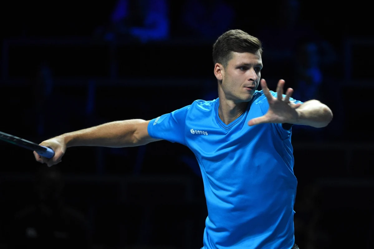 ​Najwyżej rozstawiony Hubert Hurkacz pokonał w ćwierćfinale brytyjskiego tenisistę Andy'ego Murraya 7:6 (7-4), 6:3  i awansował do półfinału halowego turnieju ATP we francuskim Metz (pula nagród 419 470 euro). O finał powalczy z niemieckim kwalifikantem Peterem Gojowczykiem.