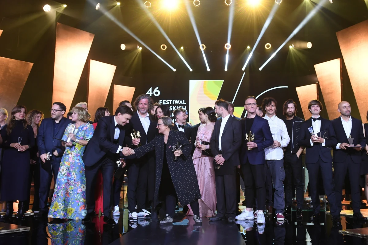 Film "Wszystkie nasze strachy" Łukasza Rondudy i Łukasza Gutta został laureatem Złotych Lwów 46. Festiwalu Polskich Filmów Fabularnych w Gdyni. Maria Dębska dostała nagrodę za najlepszą rolę kobiecą w filmie "Bo we mnie jest seks", a Jacek Beler został wyróżniony za najlepszą rolę męską w "Innych ludziach".  Uroczystość odbyła się w Teatrze Muzycznym.