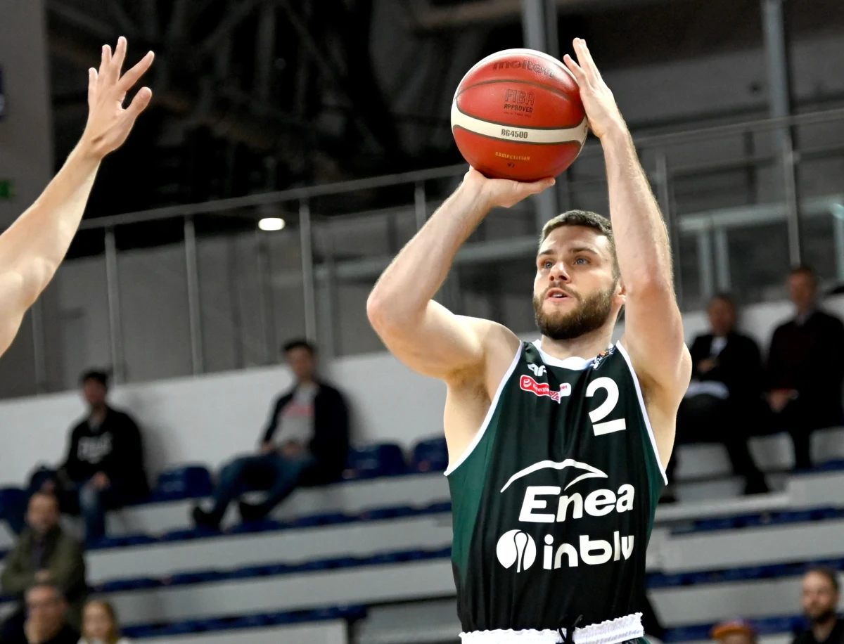 Koszykarze Enea Zastalu Zielona Góra przegrali w Moskwie z mistrzem Rosji CSKA 71:105 (18:23, 19:23, 20:26, 14:33) w swoim inauguracyjnym meczu w czwartym z rzędu sezonie wystepów w Zjednoczonej Lidze VTB.