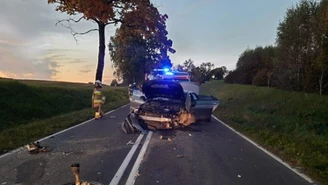 Warmińsko-mazurskie: Zderzenie audi z mercedesem. Nie żyją dwie kobiety