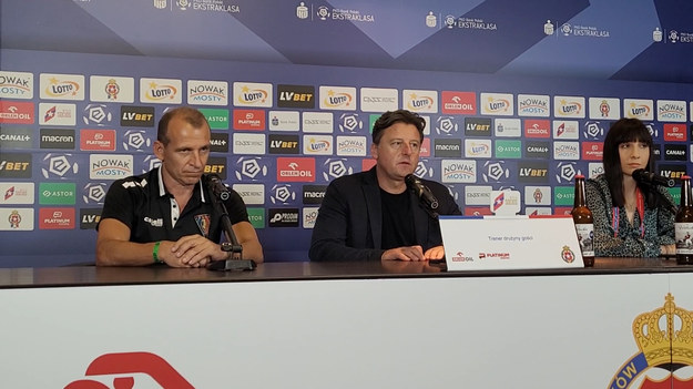 Po akcji dwóch byłych piłkarzy Wisły Jakuba Bartkowskiego i Jeana Carlosa Pogoń wywiozła zasłużenie trzy punkty z Krakowa, wygrywając 1-0. „Biała Gwiazda” walczyła do końca, ale nie była w stanie nie tylko strzelić bramki, ale poważniej zagrozić rywalowi.