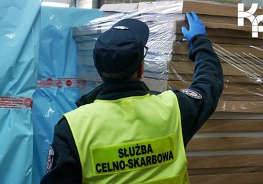 Miały być bakalie, były nielegalne papierosy