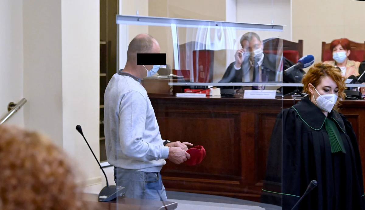 W Sądzie Okręgowym w Szczecinie zapadł wyrok w sprawie makabrycznej zbrodni sprzed blisko 20 lat. Czterech mężczyzn było oskarżonych o zabicie mężczyzny i zjedzenie fragmentów jego ciała. Zwłok ofiary nigdy nie znaleziono, nie ustalono nawet jego personaliów.