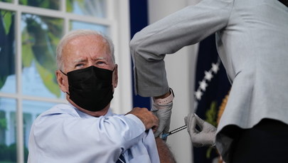 Joe Biden przyjął trzecią dawkę szczepionki przeciw Covid-19