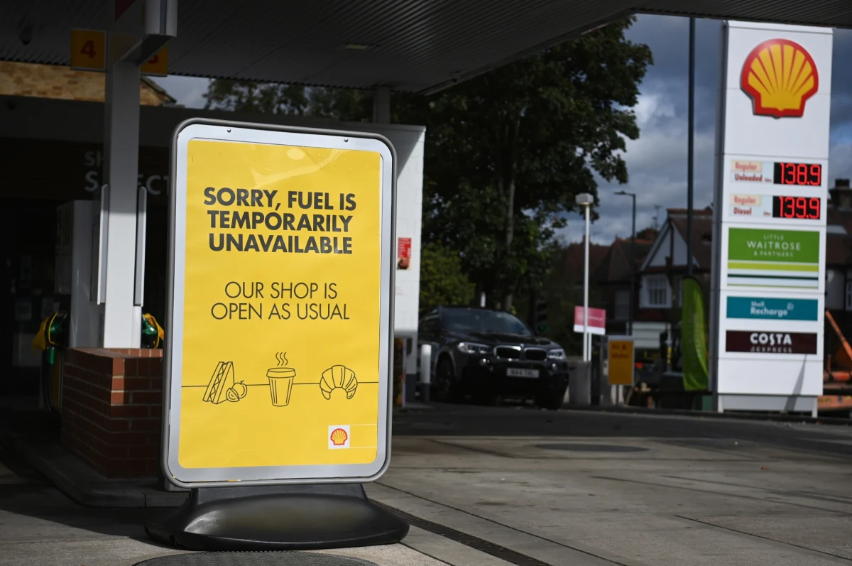 Brytyjski rząd wezwał wojsko do gotowości na wypadek konieczności udzielenia pomocy w rozwiązaniu kryzysu paliwowego w kraju - poinformowało ministerstwo energii Wielkiej Brytanii.