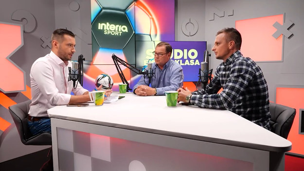 W dziewiątym odcinku programu "Studio Ekstraklasa" gośćmi Sebastiana Staszewskiego byli Jan Urban (trener Górnika Zabrze) i Sławomir Peszko (piłkarz Wieczystej Kraków). Za pośrednictwem wideorozmowy gościem był także zawodnik Śląska Wrocław Bartłomiej Pawłowski. W każdym odcinku eksperci podsumowują najciekawsze wydarzenia kolejki PKO Bank Polski Ekstraklasy. Oglądaj w każdy poniedziałek o 20:00 NA ŻYWO w Interii! Partnerem projektu jest PKO Bank Polski.
