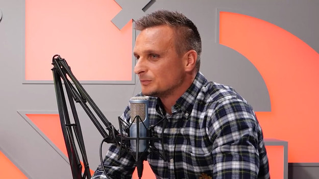 W dziewiątym odcinku programu "Studio Ekstraklasa" gośćmi Sebastiana Staszewskiego byli Jan Urban (trener Górnika Zabrze) i Sławomir Peszko (piłkarz Wieczystej Kraków). Za pośrednictwem wideorozmowy gościem był także zawodnik Śląska Wrocław Bartłomiej Pawłowski. W każdym odcinku eksperci podsumowują najciekawsze wydarzenia kolejki PKO Bank Polski Ekstraklasy. Oglądaj w każdy poniedziałek o 20:00 NA ŻYWO w Interii! Partnerem projektu jest PKO Bank Polski.
