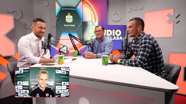 W dziewiątym odcinku programu "Studio Ekstraklasa" gośćmi Sebastiana Staszewskiego byli Jan Urban (trener Górnika Zabrze) i Sławomir Peszko (piłkarz Wieczystej Kraków). Za pośrednictwem wideo rozmowy gościem był także zawodnik Śląska Wrocław Bartłomiej Pawłowski. W każdym odcinku eksperci podsumowują najciekawsze wydarzenia kolejki PKO Bank Polski Ekstraklasy. Oglądaj w każdy poniedziałek o 20:00 NA ŻYWO w Interii! Partnerem projektu jest PKO Bank Polski.
