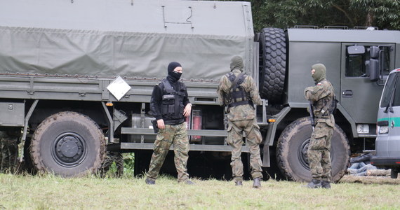 ​60 dni a może krócej? O ile przedłużony zostanie stan wyjątkowy? Trwa spotkanie prezydenta Andrzeja Dudy z premierem Mateuszem Morawieckim w tej sprawie. O 11 rozpoczęło się posiedzenie rządu, na którym prawdopodobnie zostanie przyjęty wniosek o przedłużenie stanu wyjątkowego.