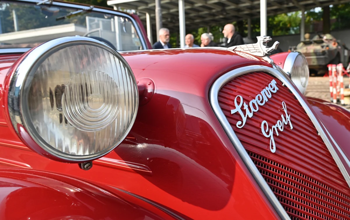 Samochód Stoewer Greif z 1938 roku, pochodzący z kolekcji kupionej od Manfrieda Bauera, został zaprezentowany w Muzeum Techniki i Komunikacji w Szczecinie.