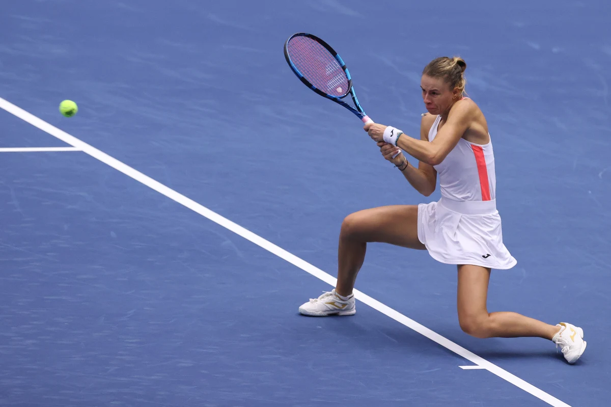 Magda Linette pokonała Amerykankę Coco Vandeweghe 6:1, 6:4 w pierwszej rundzie drugiego w tym roku tenisowego turnieju WTA w Chicago. Kolejną rywalką Polki będzie Szwajcarka Jil Teichmann lub Estonka Kaia Kanepi.