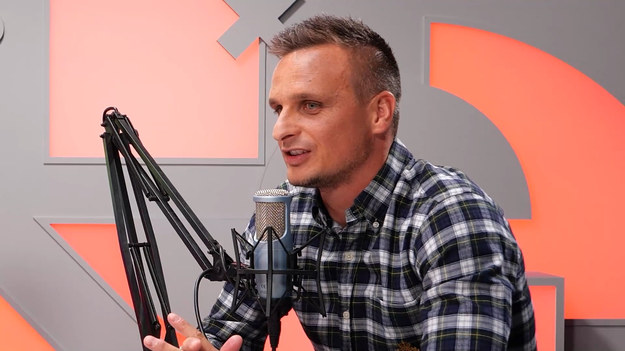 W dziewiątym odcinku programu "Studio Ekstraklasa" gośćmi Sebastiana Staszewskiego byli Jan Urban (trener Górnika Zabrze) i Sławomir Peszko (piłkarz Wieczystej Kraków). Za pośrednictwem wideo rozmowy gościem był także zawodnik Śląska Wrocław Bartłomiej Pawłowski. W każdym odcinku eksperci podsumowują najciekawsze wydarzenia kolejki PKO Bank Polski Ekstraklasy. Oglądaj w każdy poniedziałek o 20:00 NA ŻYWO w Interii! Partnerem projektu jest PKO Bank Polski.

