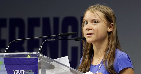 "Zielona ekonomia, bla, bla, bla. Zero emisji dwutlenku węgla do 2050 roku, bla, bla, bla" – grzmiała Greta Thunberg podczas forum młodzieży Youth4Climate w Mediolanie. Aktywistka oceniła, że z ust światowych przywódców „pada wiele pięknych słów, ale nauka nie kłamie – emisje CO2 wciąż rosną”. 