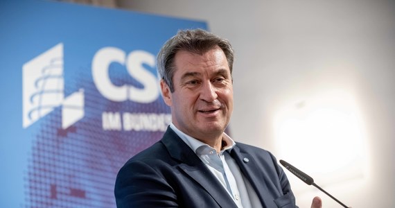 Szef bawarskich chadeków Markus Soeder (CSU) powiedział podczas konferencji prasowej, że utworzenie nowego rządu jest zadaniem SPD jako najsilniejszej partii. Pogratulował też Olafowi Scholzowi, kandydatowi SPD na kanclerza.