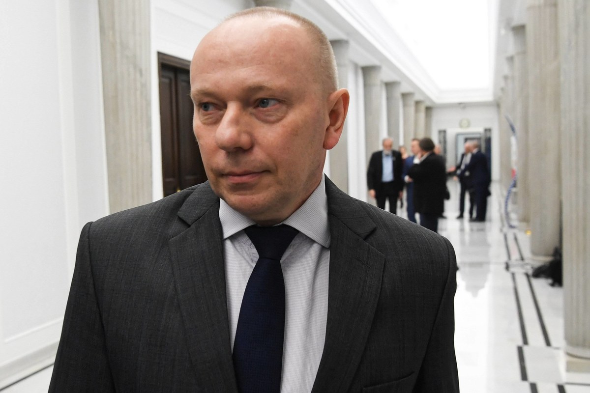 Jest tajny akt oskarżenia wobec byłego szefa Służby Kontrwywiadu Wojskowego Piotra Pytla. Wysłała go do sądu warszawska prokuratura okręgowa - dowiedział się reporter RMF FM Krzysztof Zasada.