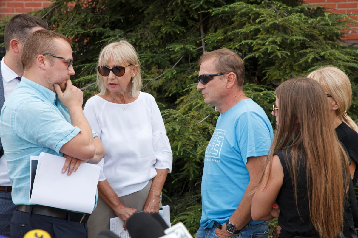 Zdaniem prawników rodziny Bartosza S. druga sekcja zwłok zmarłego mężczyzny wykazała, że nie zmarł on z przyczyn toksykologicznych. To jedyna różnica z wynikami pierwszej sekcji - powiedziała adw. Renata Kolerska. Do śmierci doszło 6 sierpnia po interwencji policji w Lubinie.