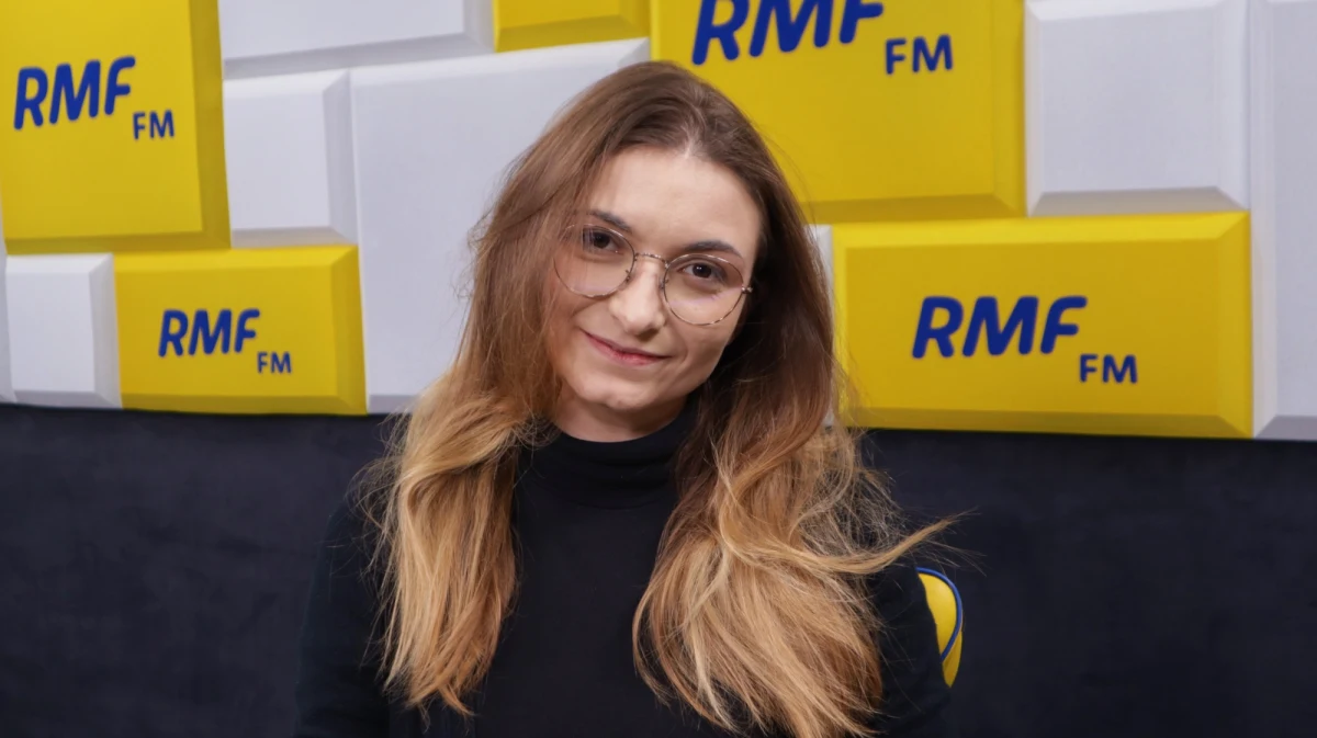 „Nie ma wciąż porozumienia i nie wiemy, czy uda się dojść do tego w tym tygodniu, a to niestety przedłuża nasz czas powrotu do pracy” – mówiła w Popołudniowej rozmowie w RMF FM Anna Bazydło, wiceprzewodnicząca Porozumienia Rezydentów. „Za każdym razem, podchodząc do tych rozmów, mamy nadzieję, że to będzie ten moment. Na półmetku ciężko ocenić te rozwiązania jako korzystne, ale ciągle mamy nadzieję” – dodała psychiatra, komentując trwające rozmowy między protestującymi medykami, a resortem zdrowia. 