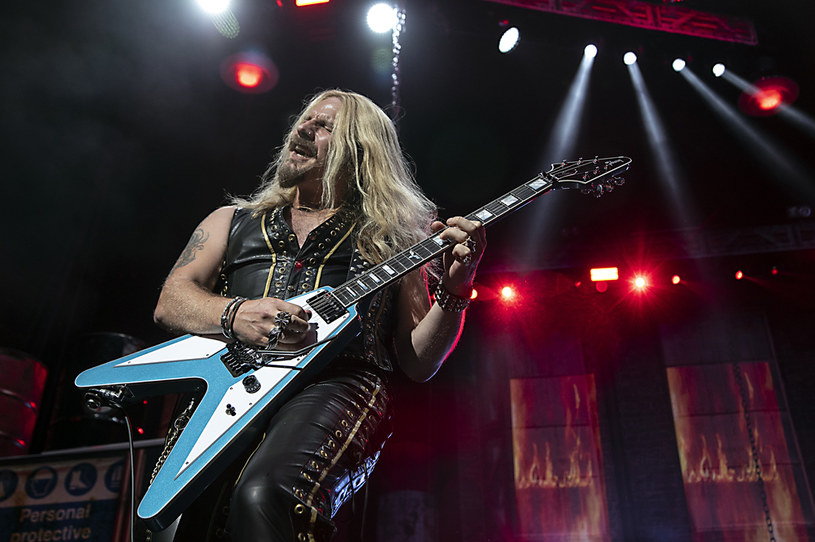 Pojawiają się nowe informacje o problemach zdrowotnych Richiego Faulknera, gitarzysty brytyjskiej formacji Judas Priest. Okazało się, że po koncercie na festiwalu Louder Than Life w Louisville w stanie Kentucky, 41-letni muzyk przeszedł poważny atak serca.