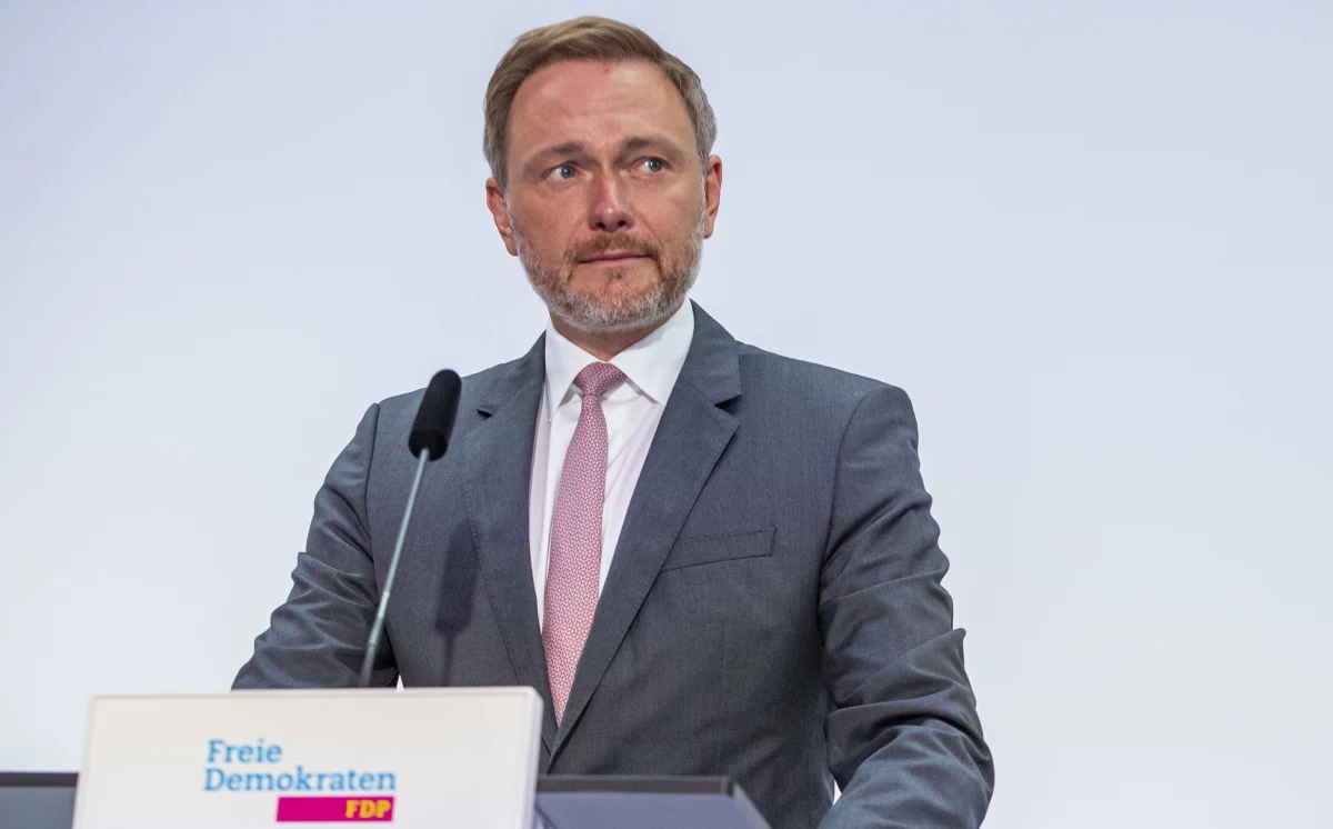 Chadecka unia CDU/CSU i liberalna partia FDP uzgodniły, że do spotkania w sprawie ewentualnej koalicji rządowej w Niemczech dojdzie w niedzielę wieczorem. Wcześniej liberałowie będą dyskutować z socjaldemokratami z SPD - pisze dziennik "Welt". 