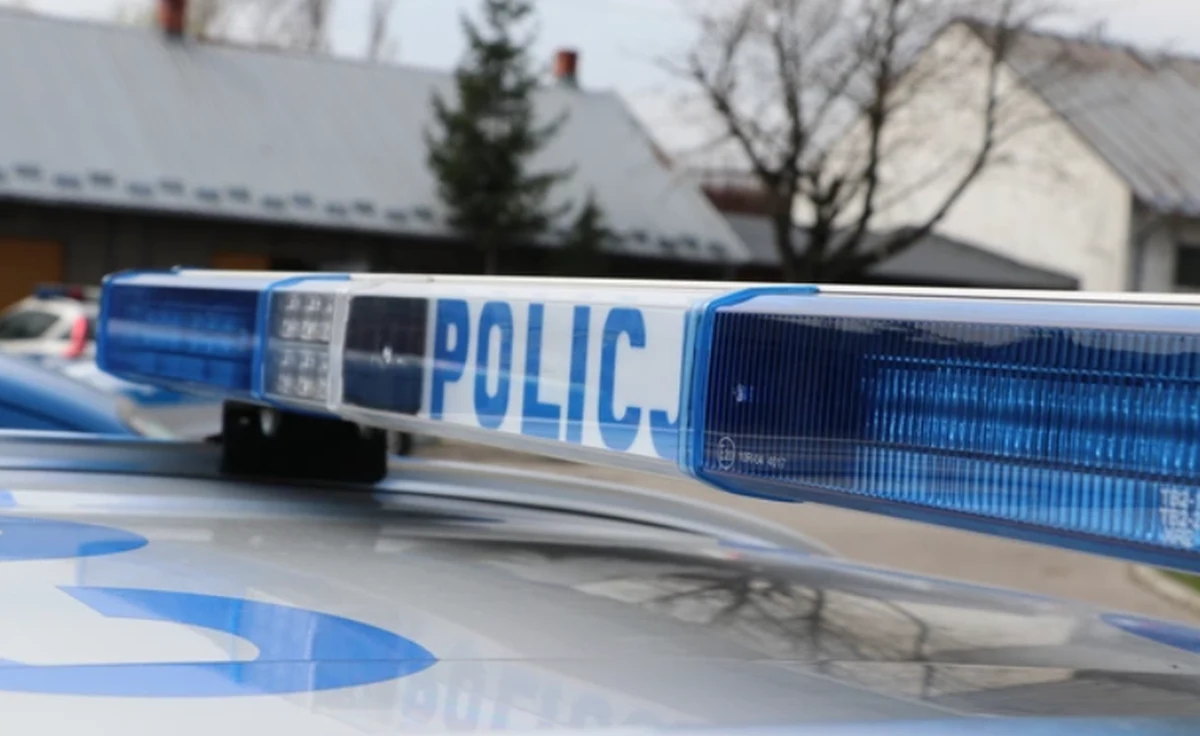 21-letni mężczyzna usłyszał zarzut zabójstwa swojej matki, nauczycielki z Szamotuł w Wielkopolsce. Trafi na trzy miesiące do aresztu. Ciało 55-letniej kobiety policja znalazła we wtorek.