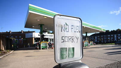 Brytyjski rząd: Kryzys paliwowy jest pod kontrolą. Media: Nadal są problemy