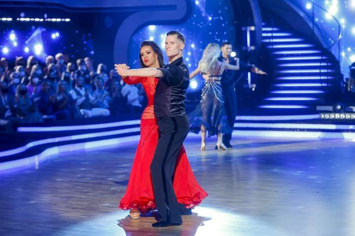 Zdjęcie ilustracyjne Dancing with the Stars. Taniec z Gwiazdami odcinek 121 