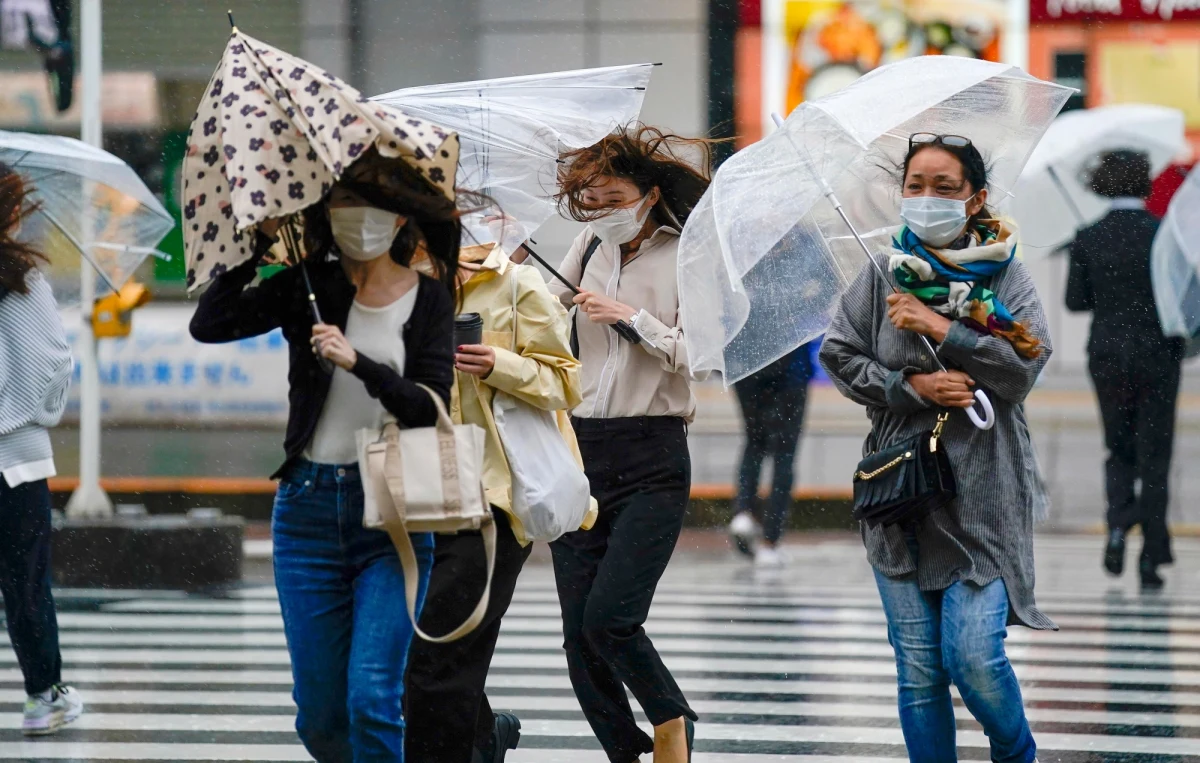W Japonii po ponad pół roku zniesiony zostanie został stan wyjątkowy wprowadzony w związku z pandemią Covid-19. Od końca sierpnia liczba nowych infekcji SARS-CoV-2 systematycznie spadała, w czwartek odnotowano mniej niż 1600 nowych przypadków. 