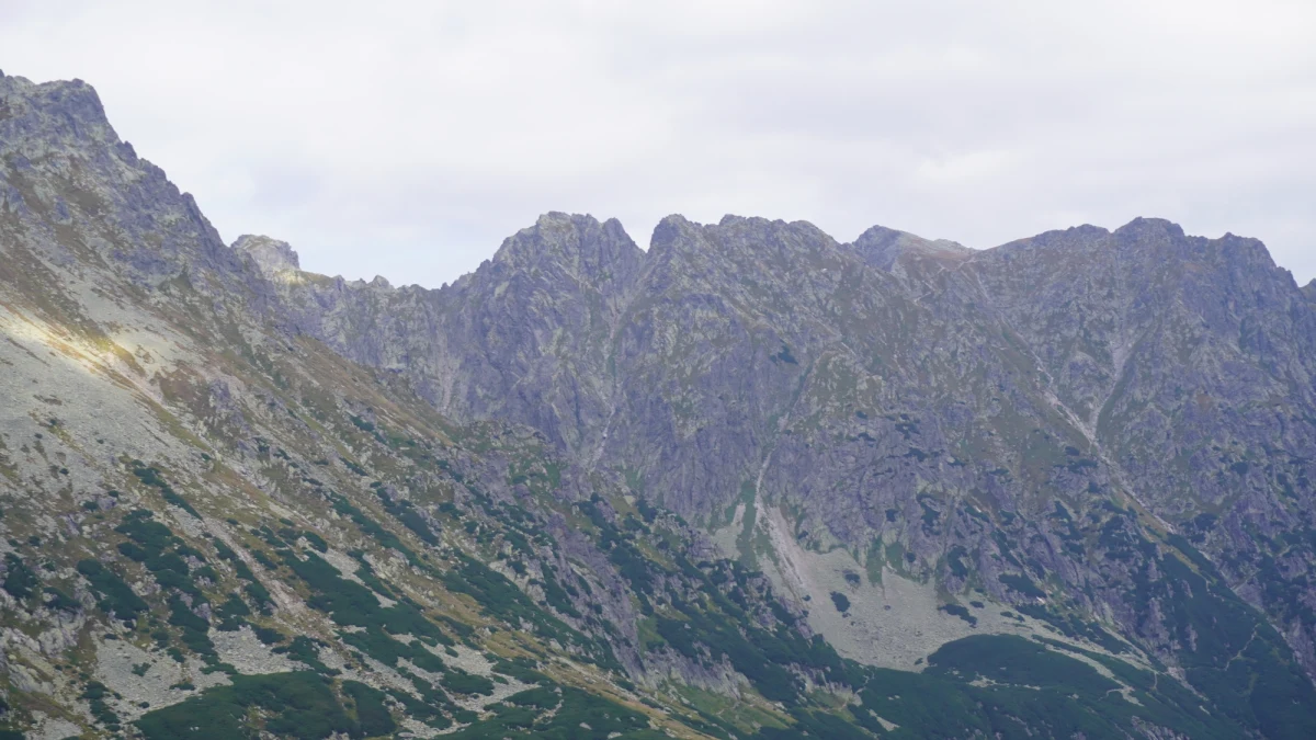 Od weekendu kolejne zamknięcia szlaków w Tatrach. Tym razem zamknięty z powodu remontu będzie fragment Orlej Perci, a także dwa szlaki, którymi można na nią dojść.