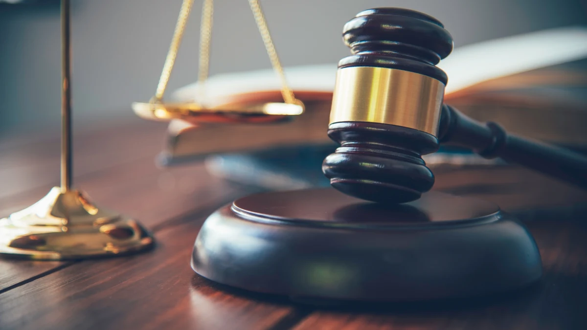 W piątek w Sądzie Okręgowym w Radomiu rozpoczął się proces 38-latka oskarżonego o usiłowanie zabójstwa 50-letniej ekspedientki oraz o pobicie jej syna i jego kolegi.