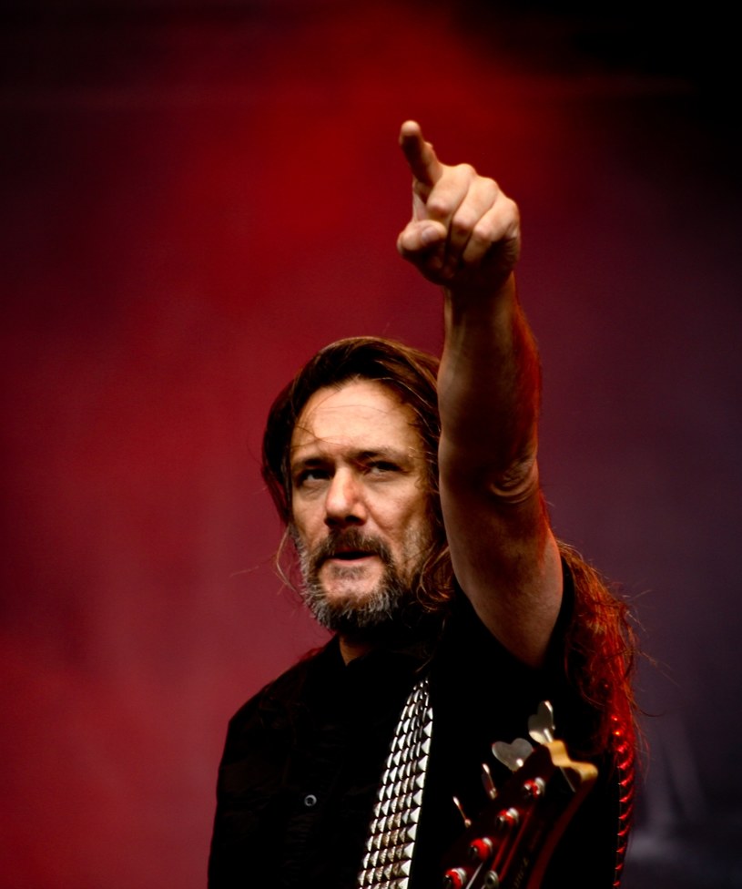 26 listopada ukaże się specjalna edycja antywojennego albumu "M-16" niemieckich thrashmetalowców z grupy Sodom. Wydawnictwo będzie dostępne w kilku formatach. Do sieci trafiła koncertowa wersja singla "Remeber the Fallen" z festiwalu Wacken.
