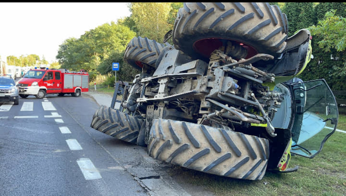 Ciągnik, który wywrócił się razem z naczepą, zablokował w piątkowe popołudnie drogę krajową nr 24 w okolicach miejscowości Kamionna (pow. międzychodzki, woj. wielkopolskie).
