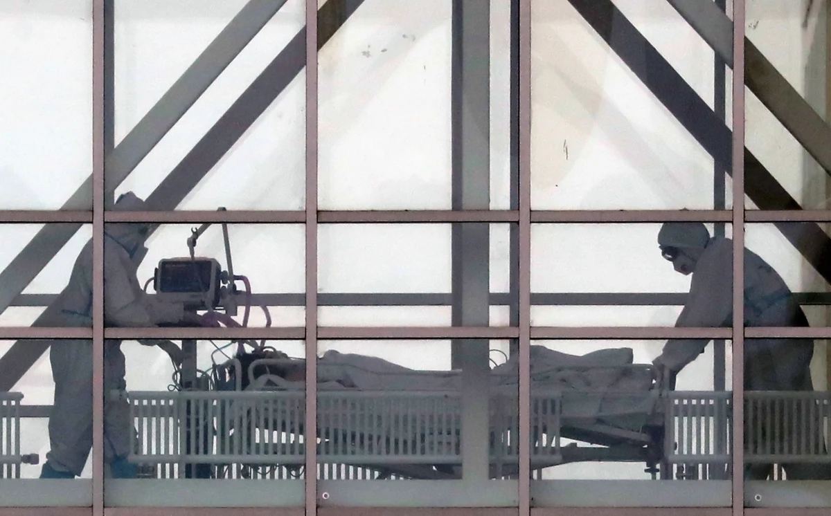 Zgony związane z Covid-19 na całym świecie przekroczyły w piątek 5 milionów - według danych Reutera. Wzrost liczby zgonów powoduje wariant Delta atakujący głównie niezaszczepionych.