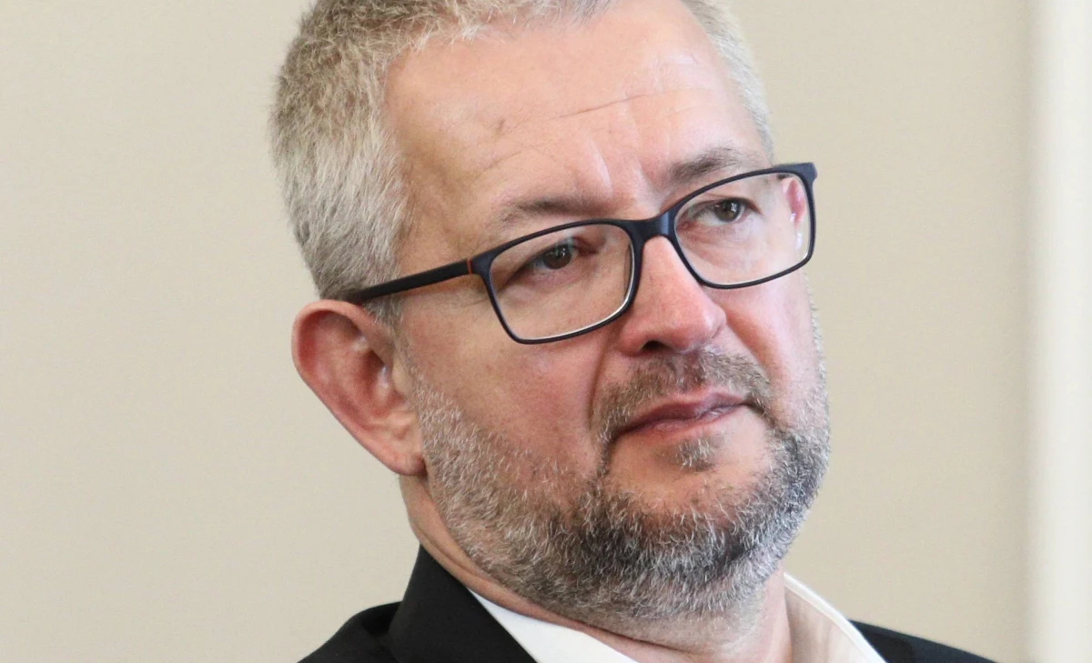 Publicysta tygodnika "Do Rzeczy" Rafał Ziemkiewicz został zatrzymany przez brytyjską straż graniczną na lotnisku w Londynie. Po kilku godzinach został zwolniony. Ma wrócić do Warszawy. 