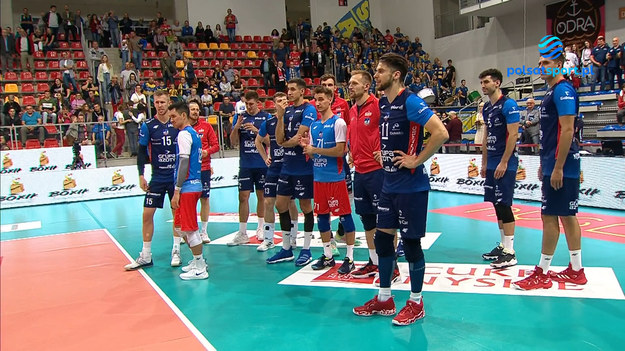 Fragment meczu 1. kolejki PlusLigi Stal Nysa – Grupa Azoty ZAKSA Kędzierzyn-Koźle 0:3 (22:25, 21:25, 20:25).