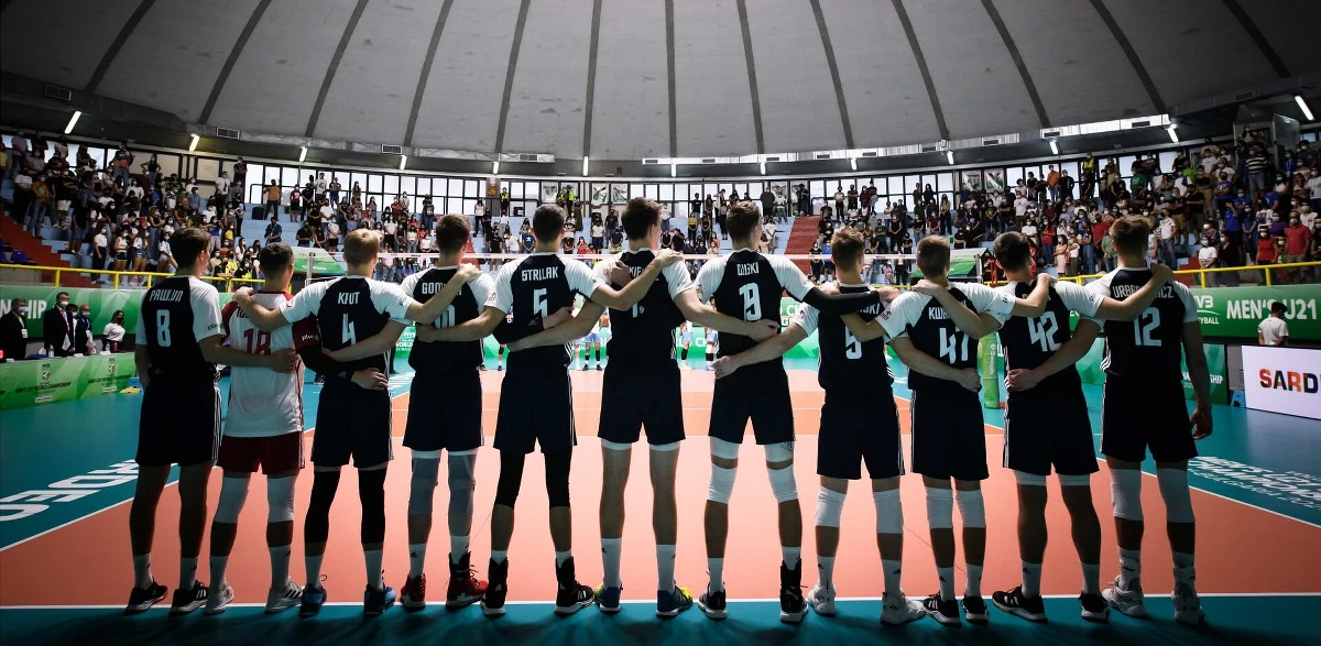 Polscy siatkarze zdobyli brązowy medal mistrzostw świata do lat 21. W niedzielnym meczu o trzecie miejsce pokonali Argentynę 3:0 (25:16, 25:14, 25:19). W wieczornym finale Rosja zagra z Włochami.