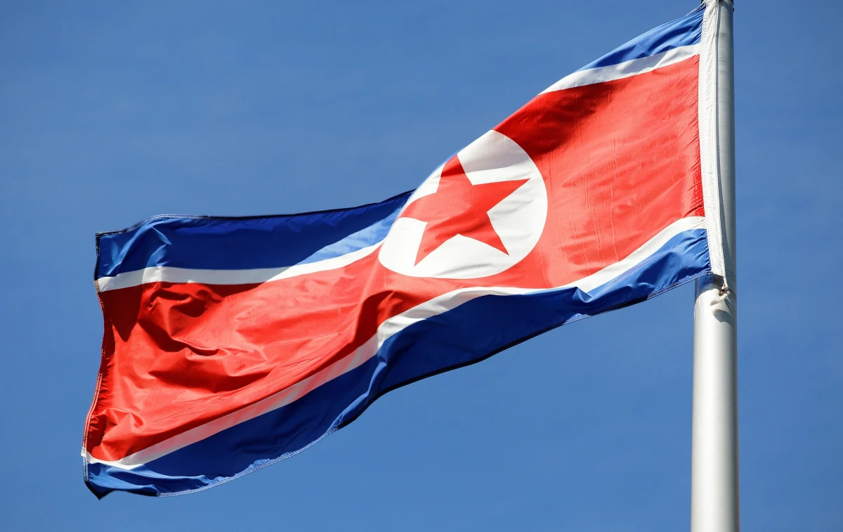 Rząd w Seulu poinformował, że urzędnicy łącznikowi z obu Korei wymieniali wiadomości za pośrednictwem kanału komunikacji transgranicznej w poniedziałek rano. 