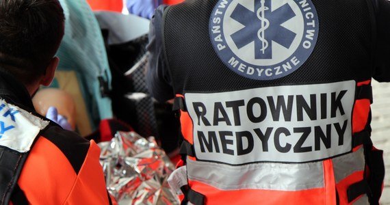 ​Resort zdrowia organizuje dziś pilne spotkanie z protestującymi ratownikami medycznymi. Na razie chodzi jednak tylko o ratowników z Warszawy - w stolicy w weekend nie wyjeżdżało ponad 30 z 80 karetek, bo wielu z nich wzięło wolne do 10 października.