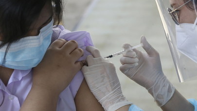 Trzecia dawka szczepionki łatwiej dostępna? Znamy plany Rady Medycznej