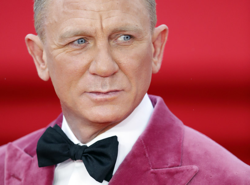 ​Daniel Craig w końcu otrzyma swoją gwiazdę w legendarnej Hollywoodzkiej Alei Gwiazd. Co ciekawe, zostanie ona umieszczona tuż obok innego słynnego odtwórcy roli Jamesa Bonda, Rogera Moore'a.