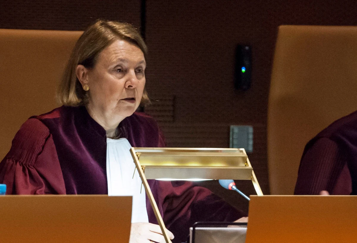 Wiceprezes Trybunału Sprawiedliwości Unii Europejskiej, hiszpańska sędzia Rosario Silva de Lapuerta - która wydała między innymi postanowienia o natychmiastowym wstrzymaniu wydobycia węgla w Turowie i karach za niewykonanie tego postanowienia, jak również o zawieszeniu działania Izby Dyscyplinarnej – kończy pojutrze swoją kadencję sędziowską w TSUE. To ustalenia dziennikarki RMF FM Katarzyny Szymańskiej-Borginon. Jeszcze w tym tygodniu odbędą się wybory nowego wiceprezesa lub wiceprezes TSUE. 