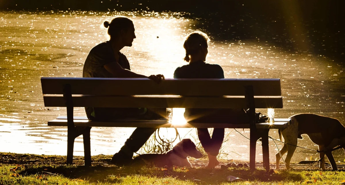 ​Wtorek będzie pogodny i ciepły na przeważającym obszarze kraju. W nocy z zachodu na wschód Polski zacznie przesuwać się strefa opadów - powiedziała PAP Anna Woźniak, synoptyk Instytutu Meteorologii i Gospodarki Wodnej.