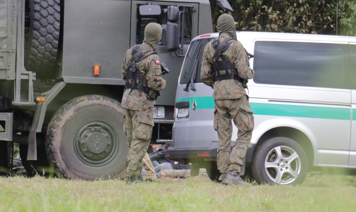 ​W poniedziałek strażnicy graniczni odnotowali 590 prób nielegalnego przekroczenia granicy z Białorusi do Polski. Zatrzymali 34 Irakijczyków i jednego obywatela Konga - poinformowała straż graniczna.