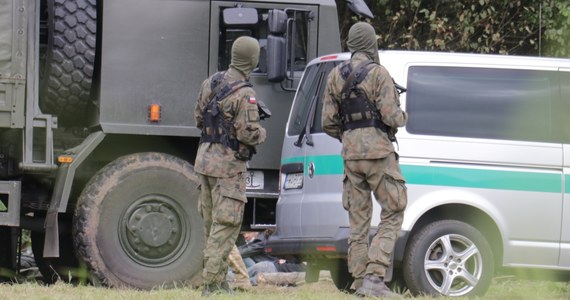 ​W poniedziałek strażnicy graniczni odnotowali 590 prób nielegalnego przekroczenia granicy z Białorusi do Polski. Zatrzymali 34 Irakijczyków i jednego obywatela Konga - poinformowała straż graniczna.