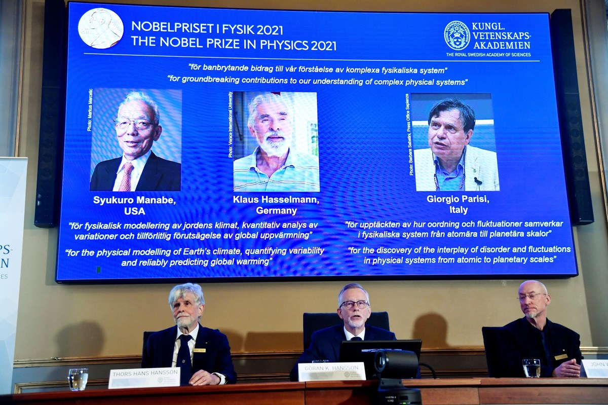 Tegorocznymi laureatami Nagrody Nobla w dziedzinie fizyki zostali Syukuro Manabe, Klaus Hasselmann i Giorgio Parisi  za "przełomowy wkład w nasze zrozumienie złożonych zjawisk fizycznych".