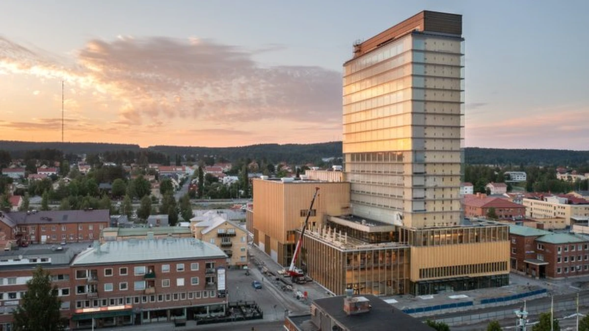 W Szwecji otwarto uroczyście drewniany drapacz chmur. Nie jest tak wysoki jak najwyższe wieżowce świata, ale ze swoimi 20 poziomami może sięgnąć nisko zawieszonych chmur, o które nietrudno w położonym niedaleko od koła podbiegunowego Skellefteå.