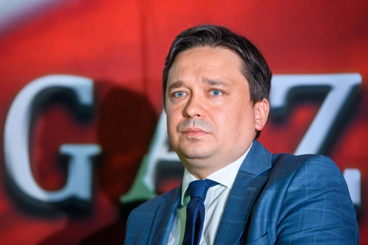 Rzecznik Praw Obywatelskich Marcin Wiącek domaga się od ministra spraw wewnętrznych i administracji wyjaśnień w sprawie niedopuszczenia pełnomocników do grupy 32 cudzoziemców w Usnarzu Górnym. Prawnicy działający na podstawie zarządzenia tymczasowego Europejskiego Trybunału Praw Człowieka zostali zatrzymani przez Żandarmerię Wojskową. 