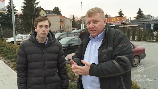 Patryk Morka zostawił samochód na parkingu, przy którym ani nie było szlabanu, ani widocznej informacji, że jest płatny. Przekonany, że zostawia samochód w miejscu, za które nie musi płacić udał się do pracy. Po powrocie czekała jednak na niego niemiła niespodzianka - za wycieraczką znalazł wezwanie do zapłaty grzywny.

Sprawę na miejscu badał Emil Rau. Wnioski dla kierowców nie są niestety optymistyczne.

(Fragment programu "Emil pogromca mandatów")