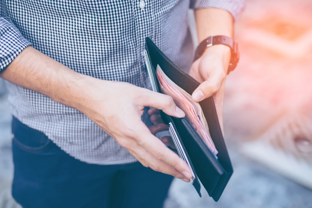 Adam Glapiński zapowiedział, że jeśli zostanie prezesem Narodowego Banku Polskiego na kolejną kadencję, to zaproponuje wprowadzenie w Polsce banknotu o nominale 1000 złotych. Na nominale miałby się znajdować wizerunek Jadwigi Andegaweńskiej. 