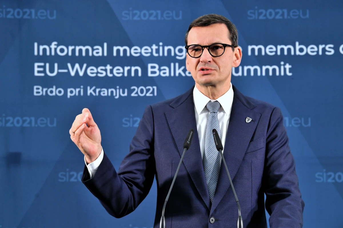 "Zaproponuję rozwiązania ochronne dla najbardziej dotkniętych wzrostem cen energii" - zapowiedział premier Mateusz Morawiecki na szczycie Unii Europejskiej w Słowenii. Polityk zaznaczył, że temat cen energii i polityki klimatycznej będzie też przedmiotem szczegółowej dyskusji podczas kolejnych spotkań unijnej wspólnoty.